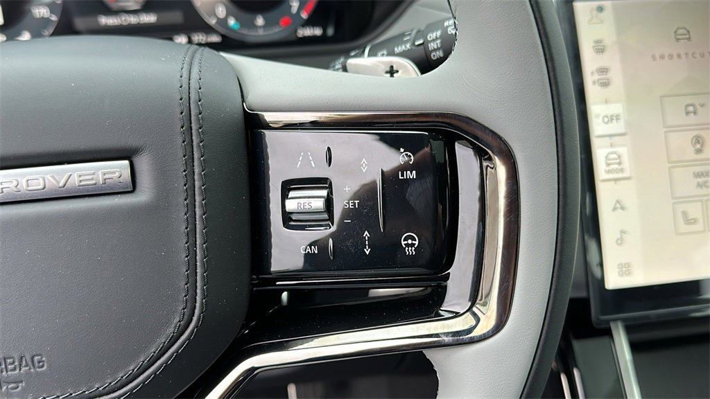 New 2026 Land Rover Range Rover Velar Dynamic SE image 15