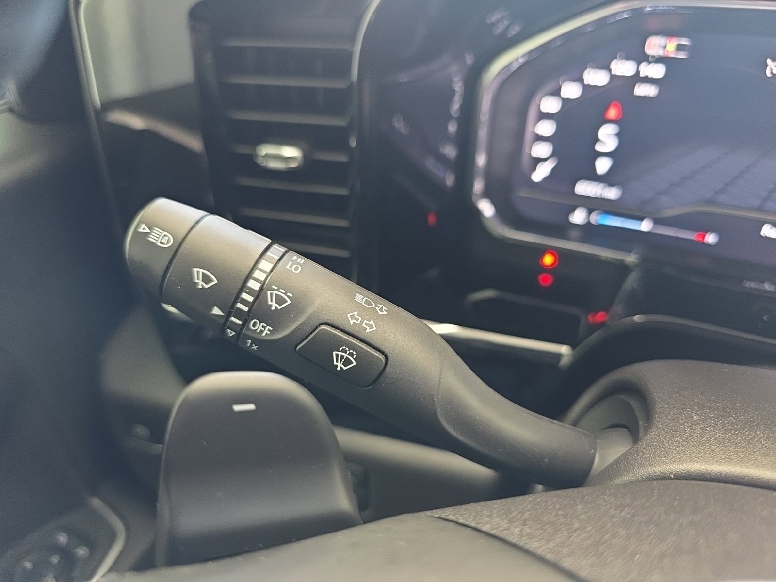 Used 2024 GMC Sierra 1500 SLT w/ SLT Premium Package image 48