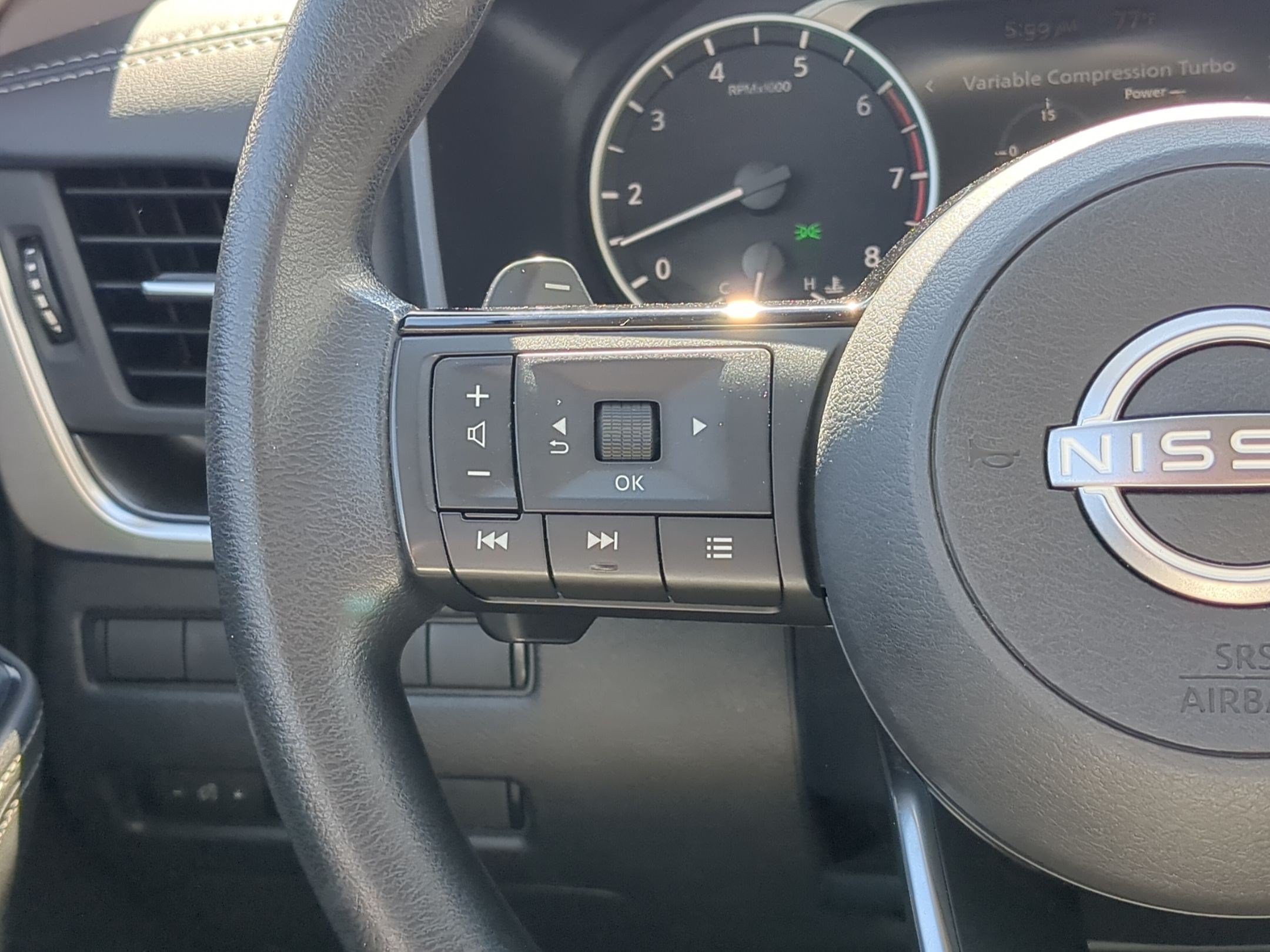 Used 2023 Nissan Rogue SV AWD/4WD image 17