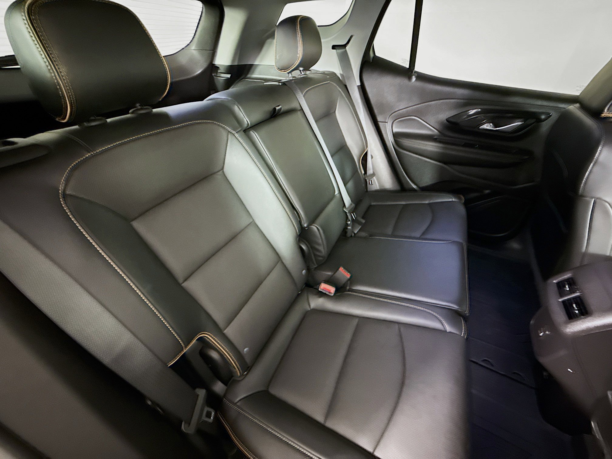 Used 2024 GMC Terrain AT4 image 33