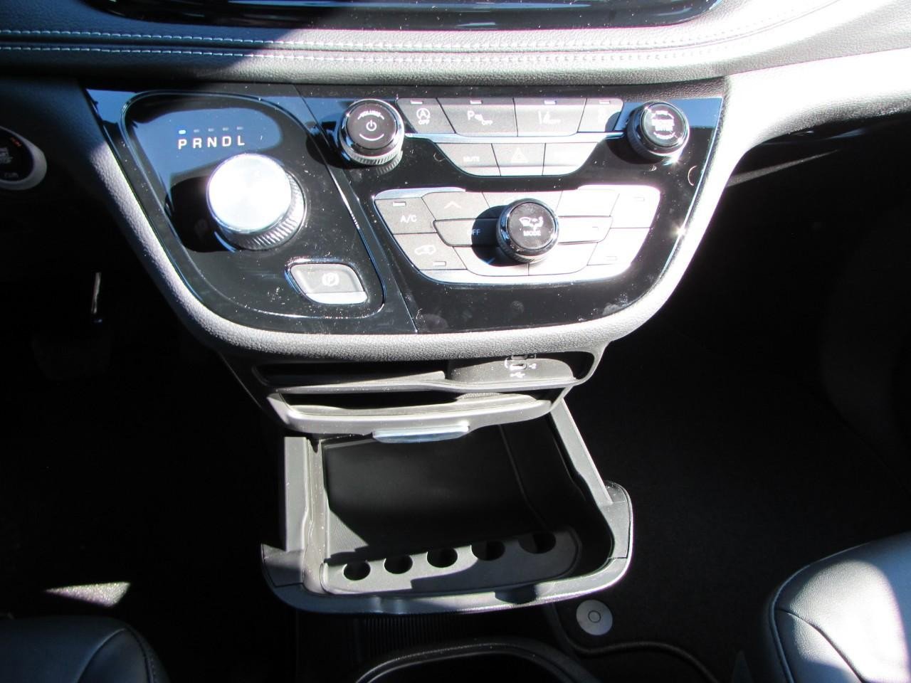 New 2026 Chrysler Pacifica Select image 20