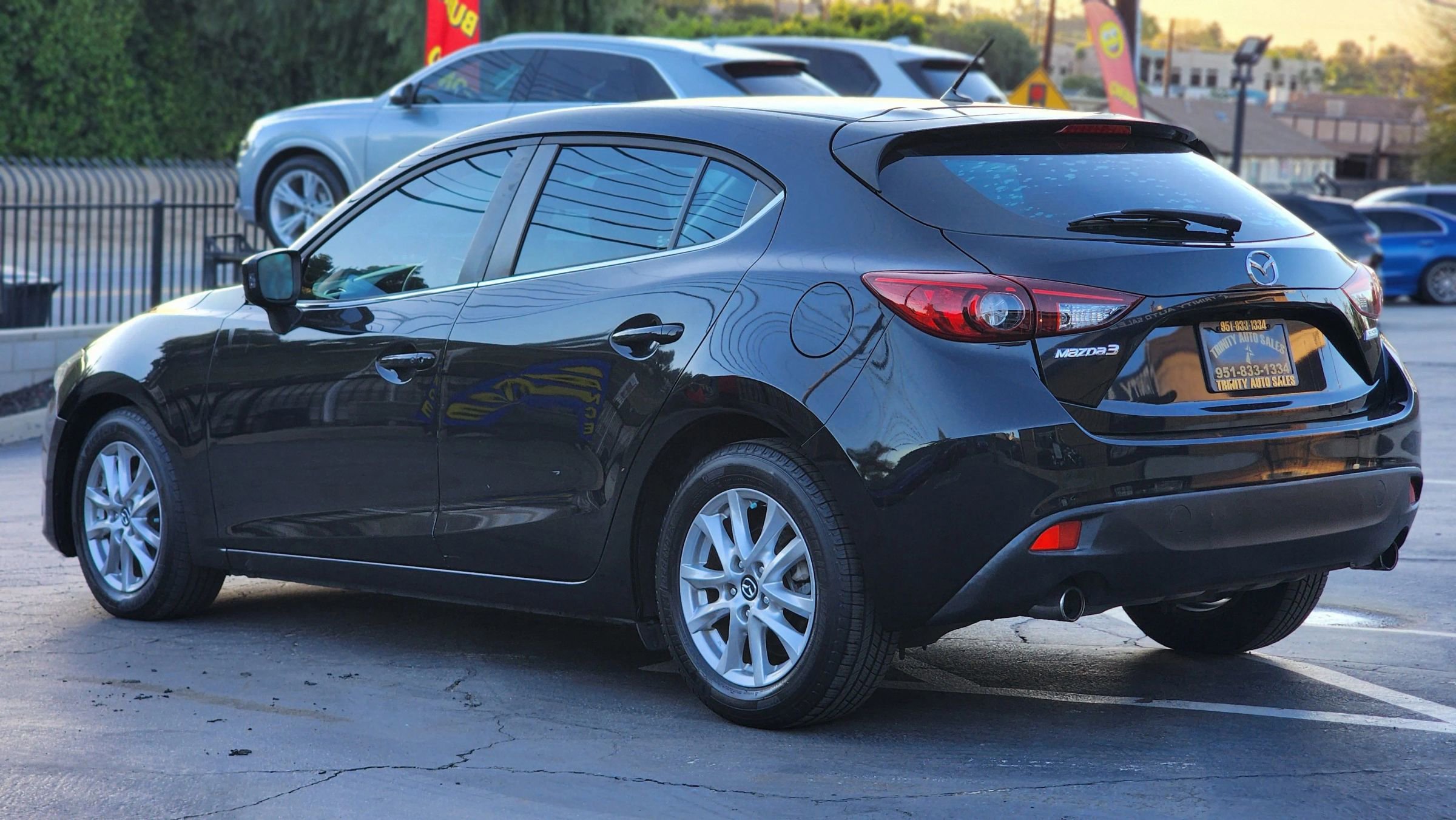 Used 2016 MAZDA MAZDA3 i Touring image 4