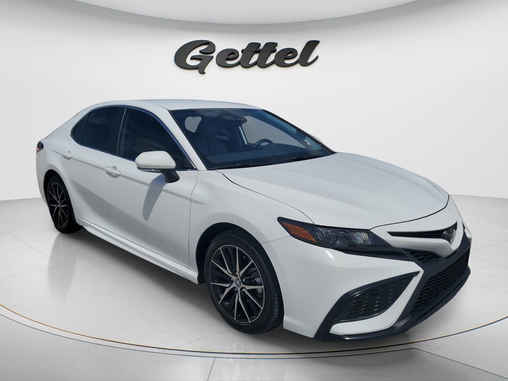 Used 2024 Toyota Camry SE w/ Convenience Package FWD image 2