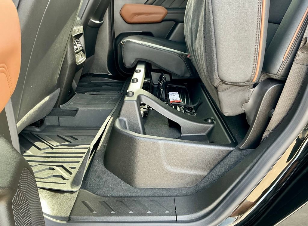 Used 2025 GMC Canyon AT4 AWD/4WD image 29