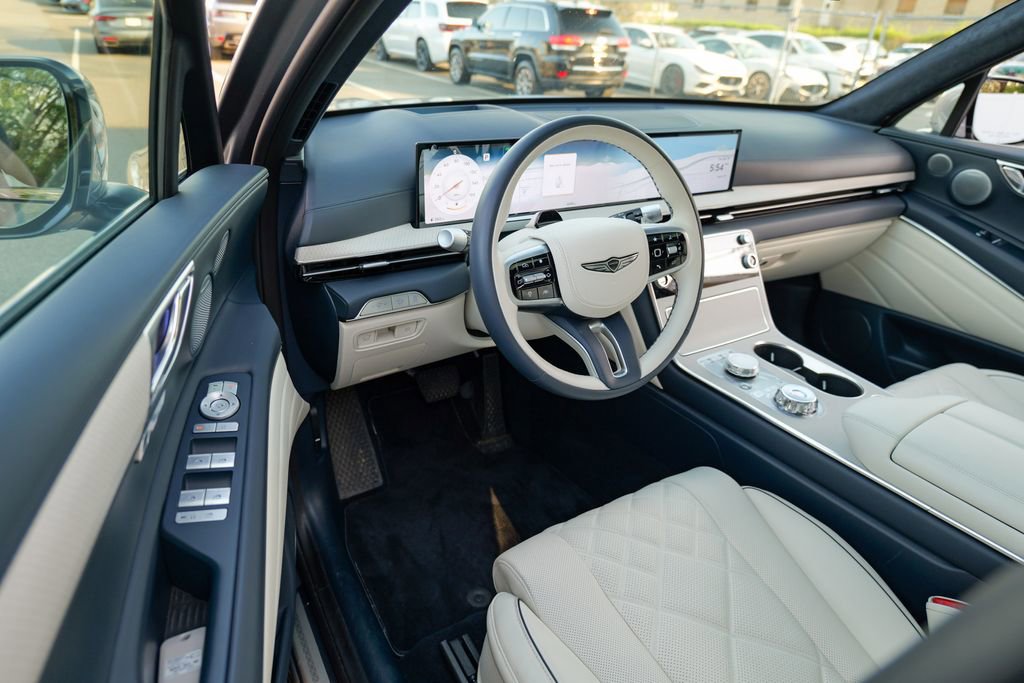Used 2025 Genesis GV80 3.5T Prestige AWD/4WD image 16