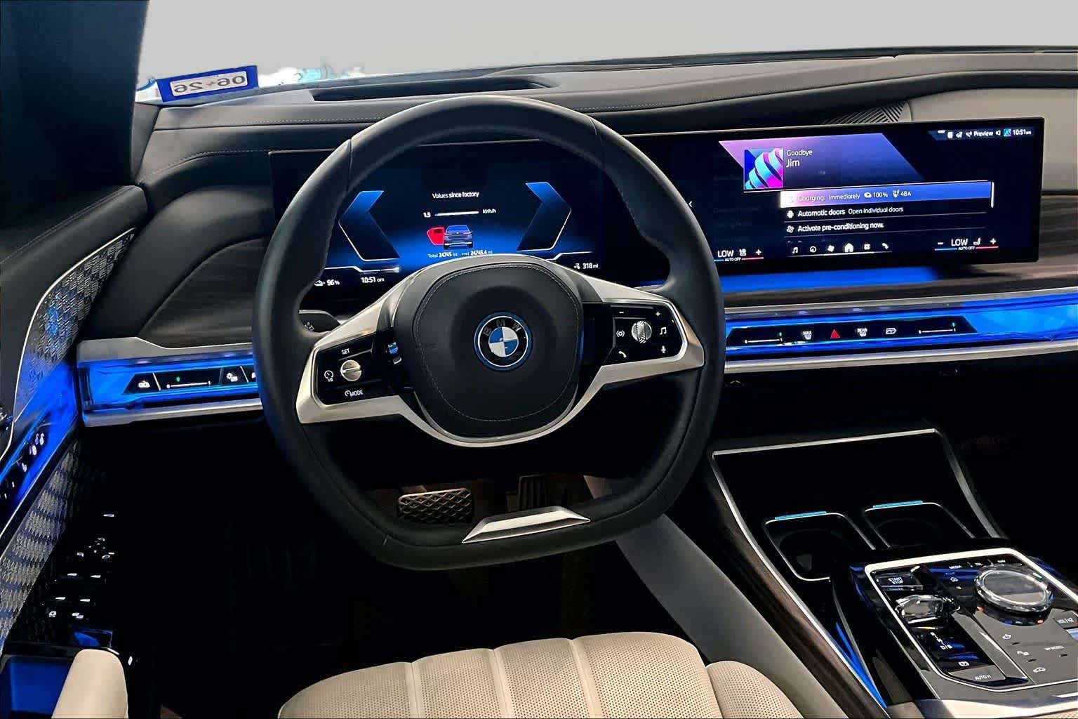 Used 2024 BMW i7 xDrive60 w/ Executive Package AWD/4WD image 16