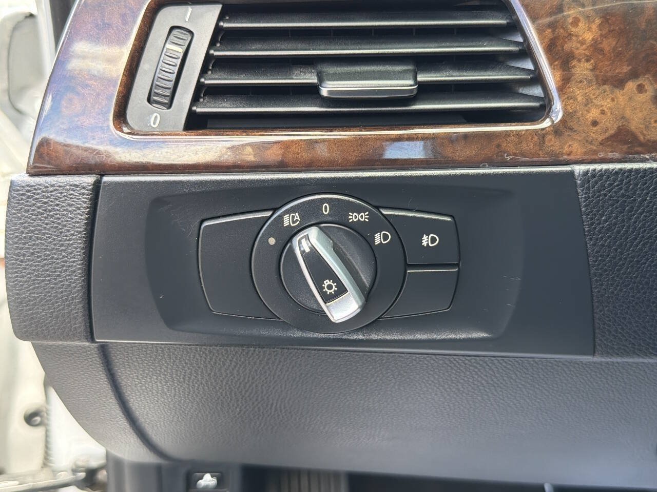 Used 2011 BMW 328i xDrive Sedan AWD/4WD image 34