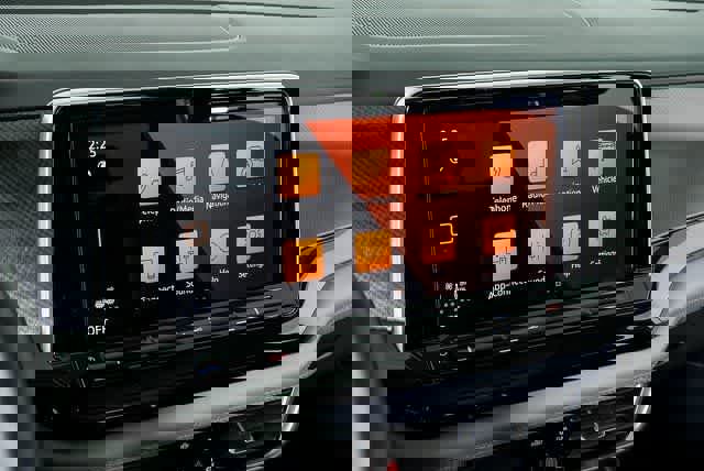 Certified 2025 Volkswagen Atlas Peak Edition SE image 10