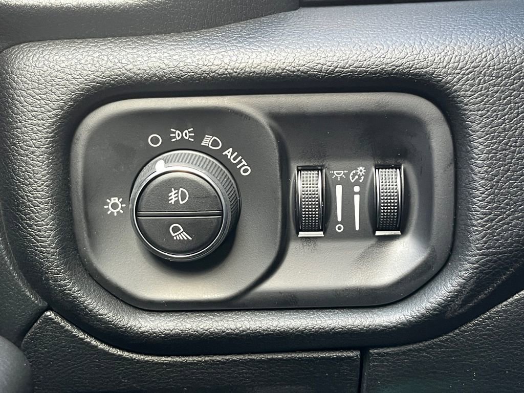 New 2026 RAM 1500 4x4 Crew Cab image 12