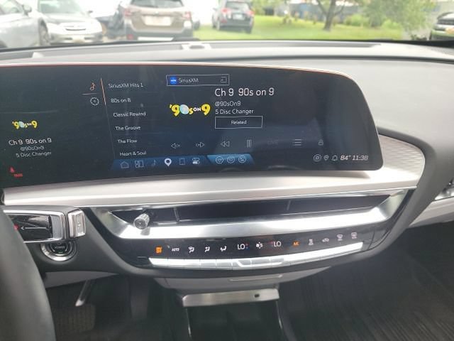 Used 2025 Cadillac Lyriq Luxury RWD image 12