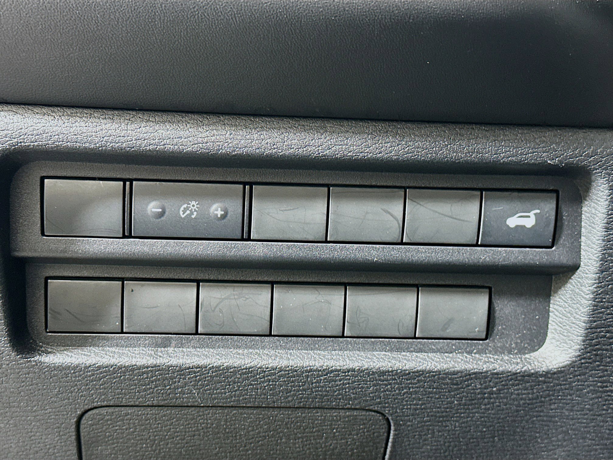 Used 2024 Mitsubishi Outlander SE image 17