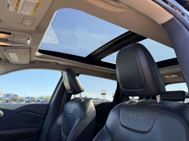 Used 2014 Jeep Cherokee Limited w/ Technology Group AWD/4WD image 13