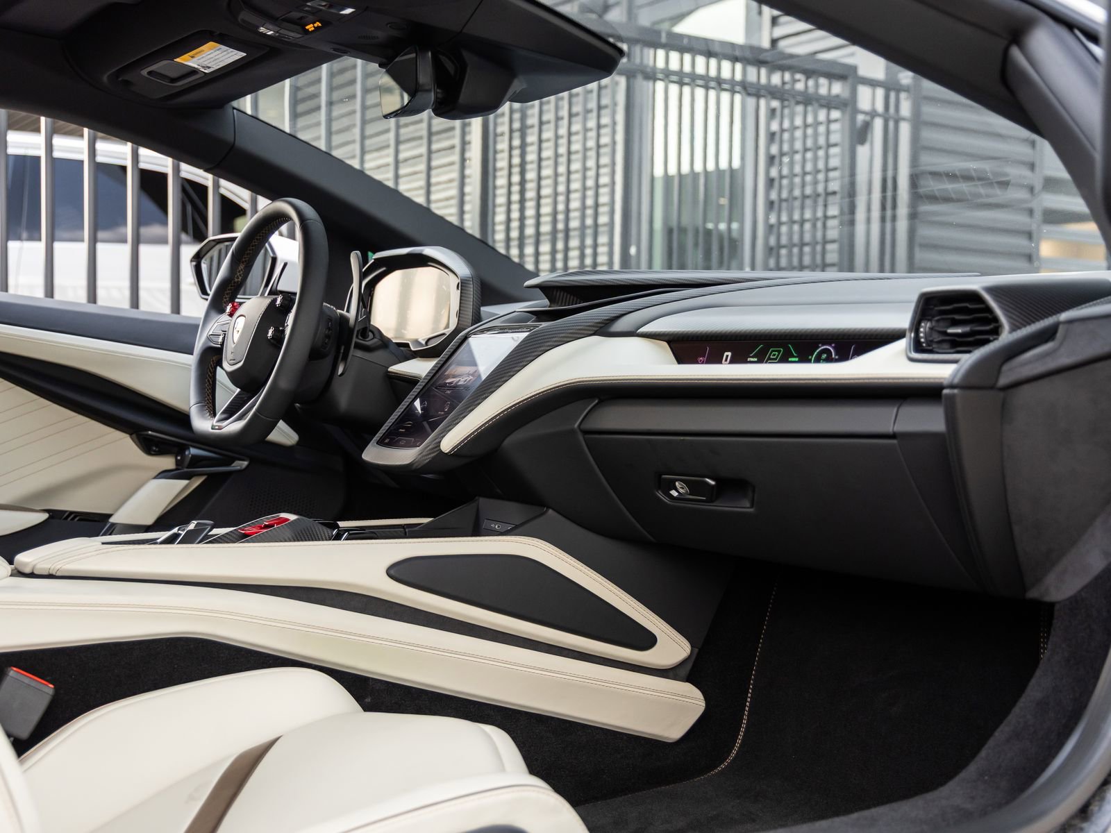 Used 2024 Lamborghini Revuelto AWD/4WD image 39