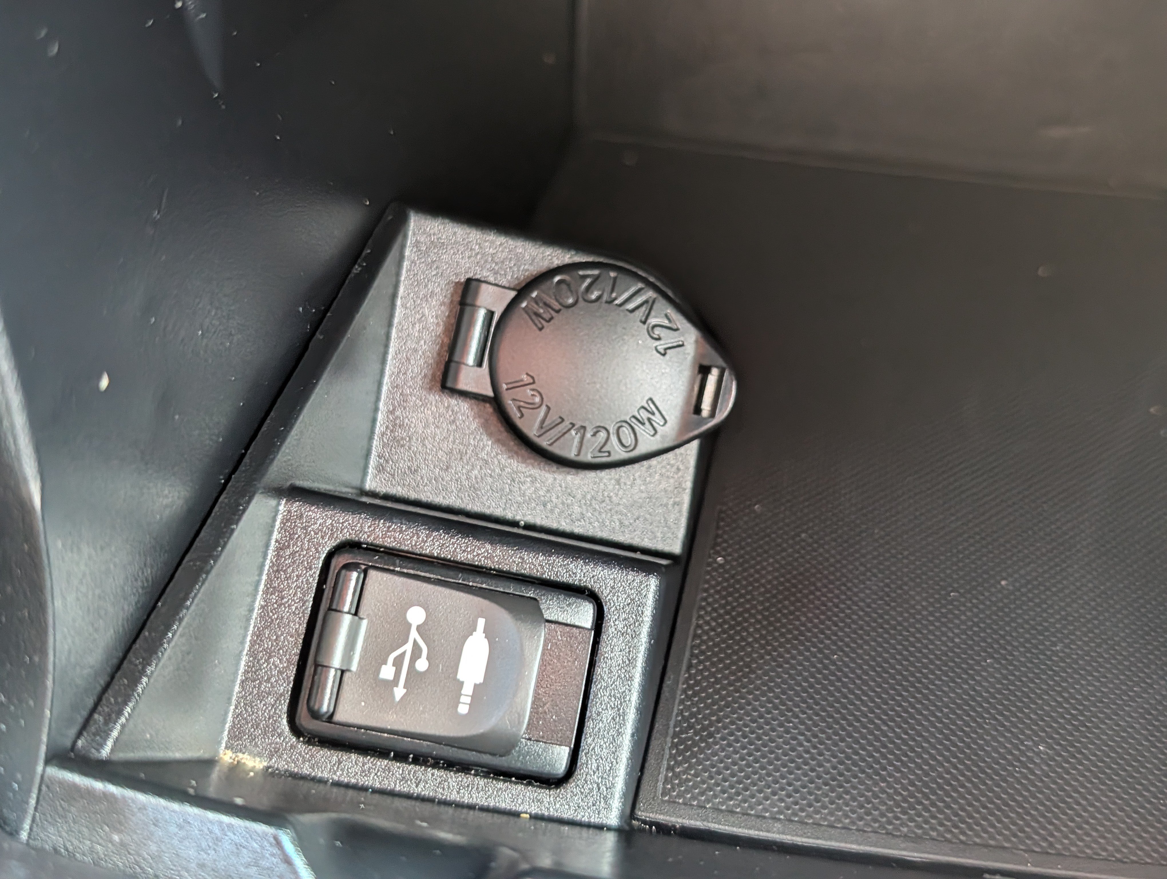 Used 2015 Toyota Camry SE FWD image 33