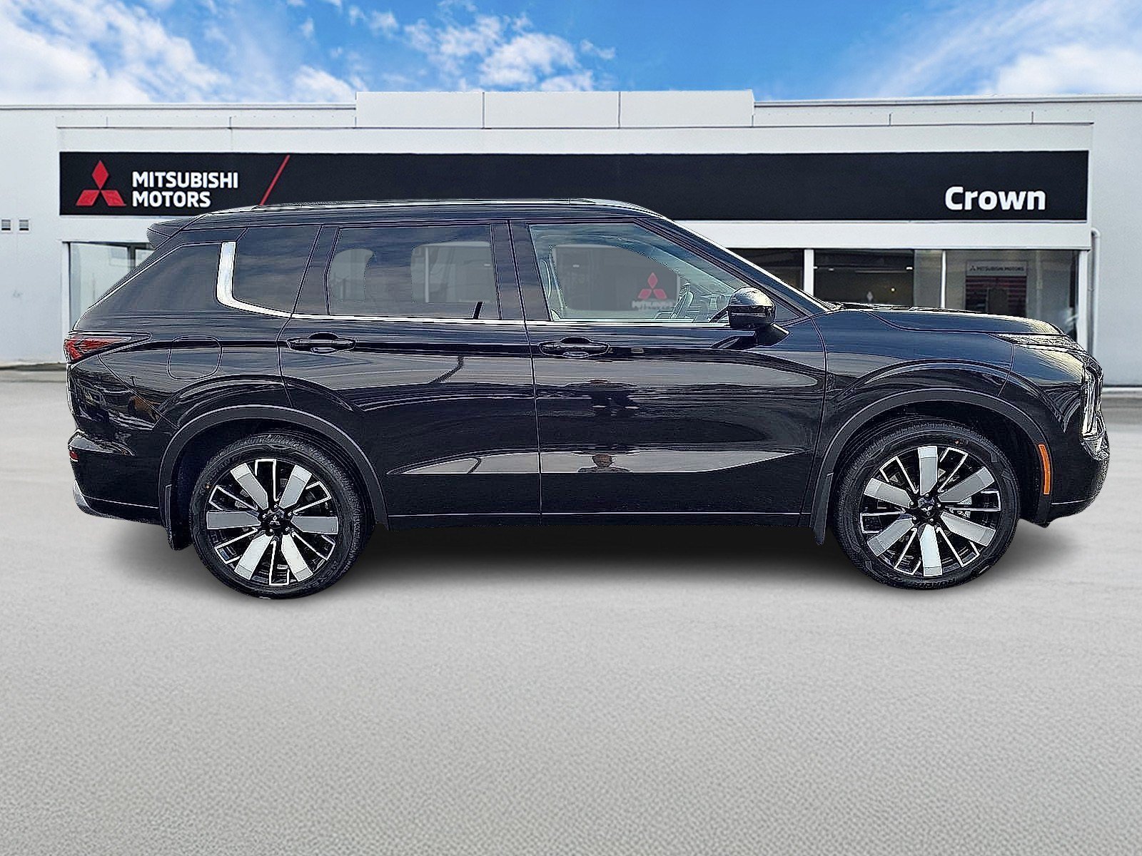 New 2026 Mitsubishi Outlander SEL AWD/4WD image 3