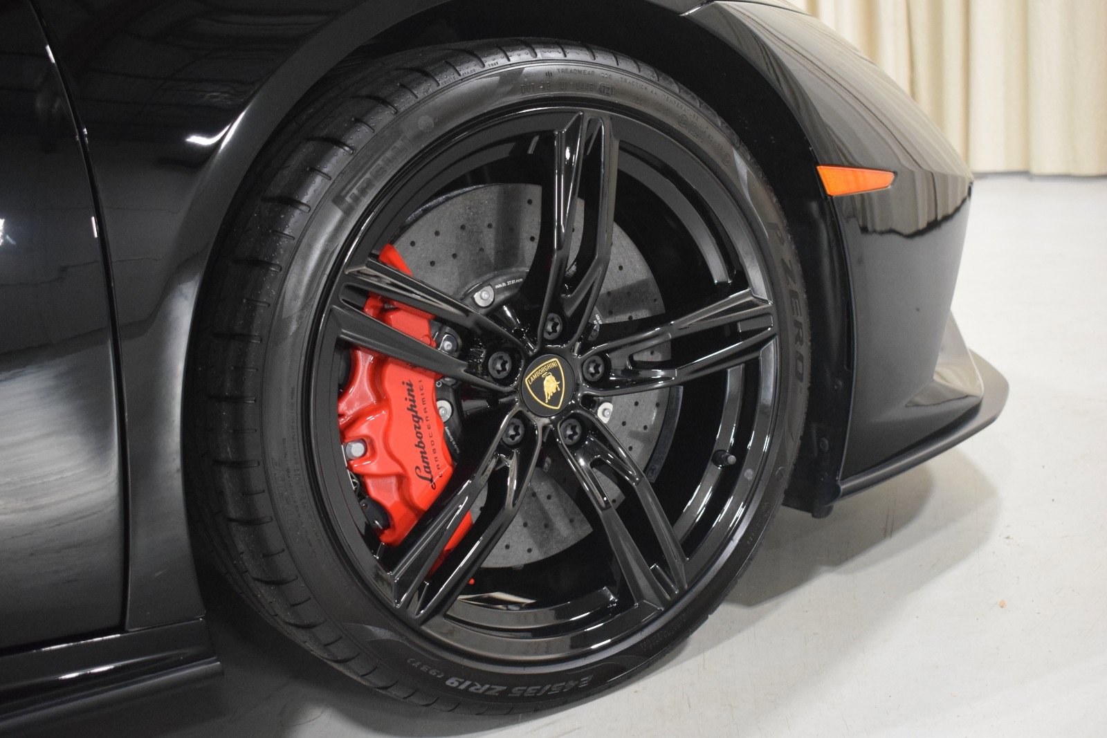 Used 2023 Lamborghini Huracan EVO image 17