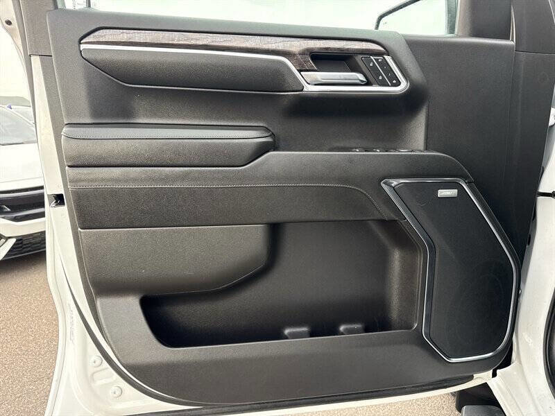 Used 2024 Chevrolet Silverado 1500 LTZ image 14