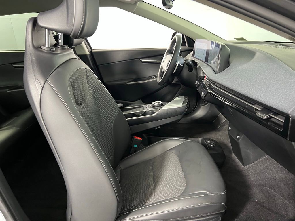 Used 2024 Kia EV6 Light image 33