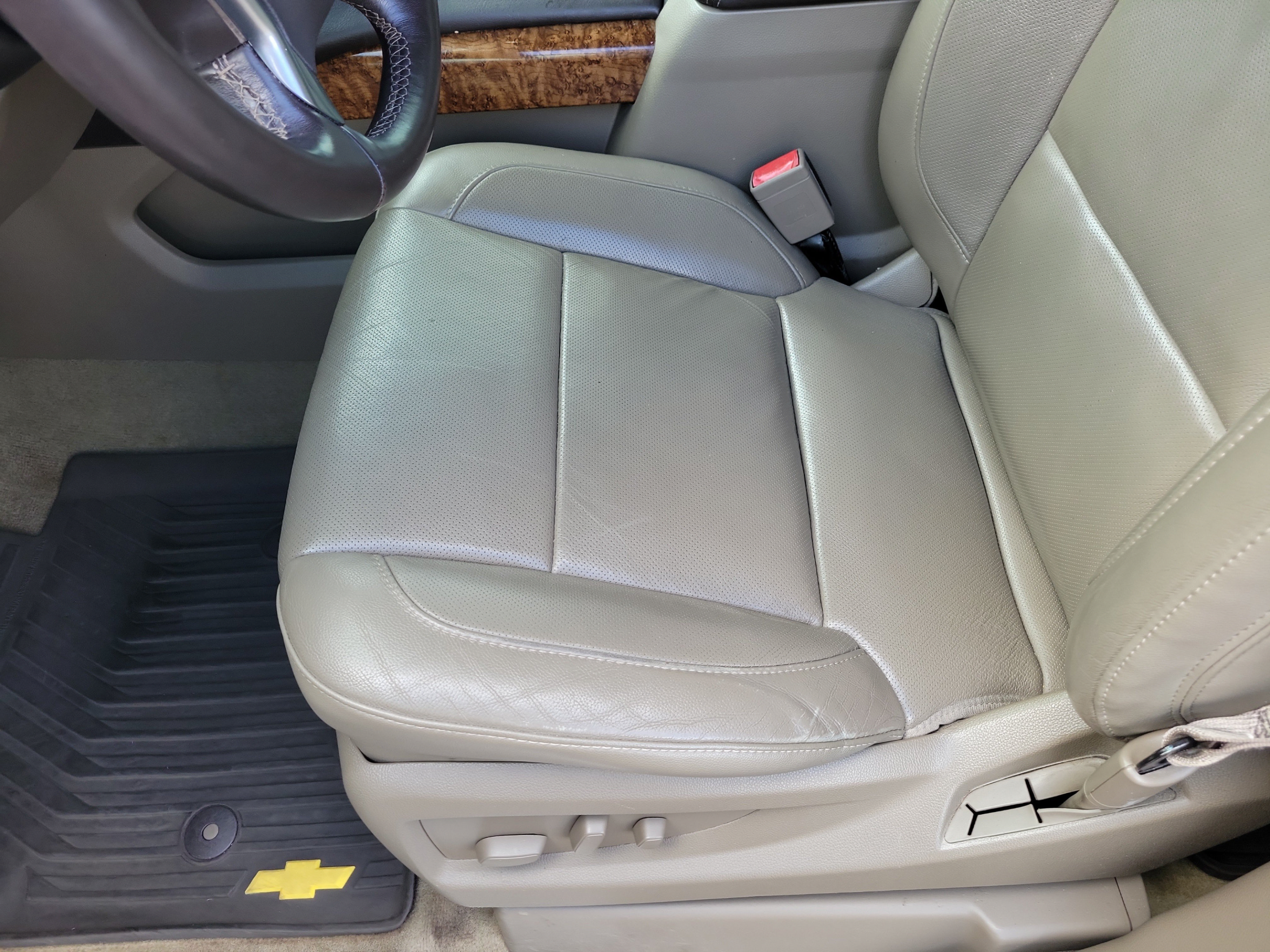 Used 2016 Chevrolet Suburban LTZ RWD image 27