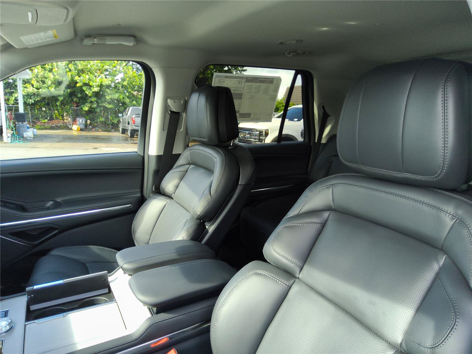 New 2027 Lincoln Navigator Premiere RWD image 14