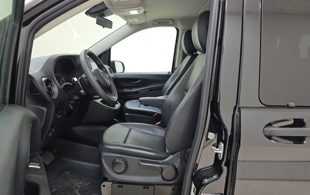 Used 2023 Mercedes-Benz Metris Passenger image 5
