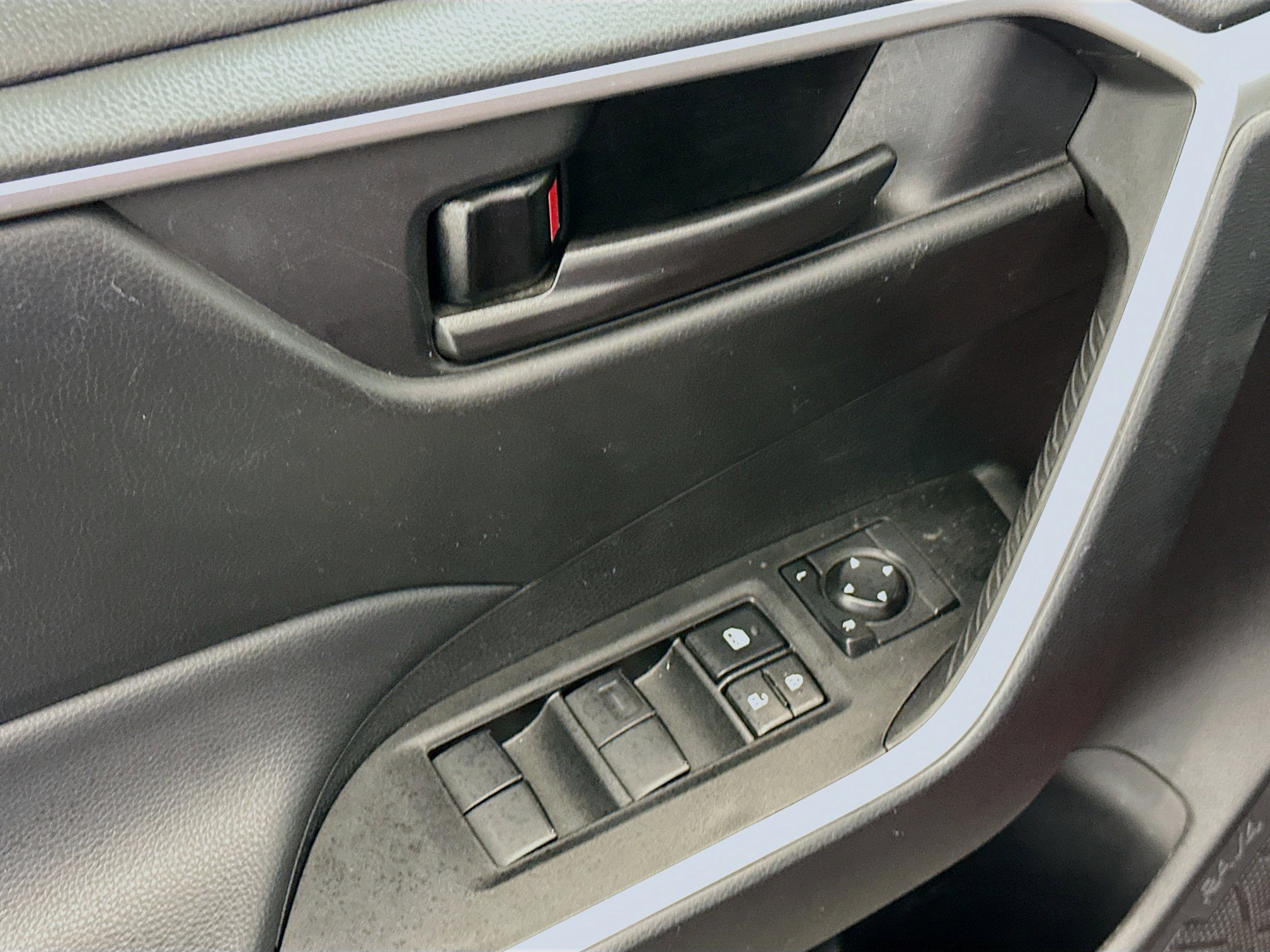 Used 2024 Toyota RAV4 LE image 15