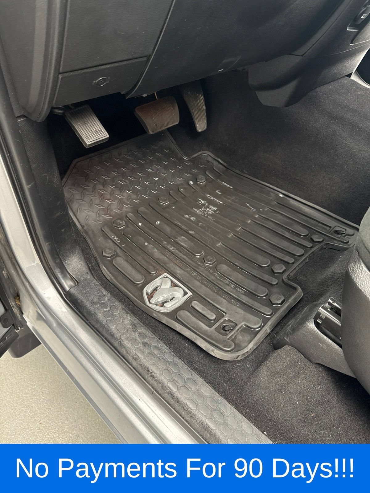 Used 2022 RAM 1500 Classic SLT w/ Protection Group AWD/4WD image 8