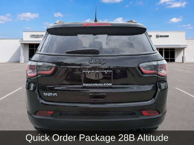 Used 2019 Jeep Compass Latitude FWD image 5