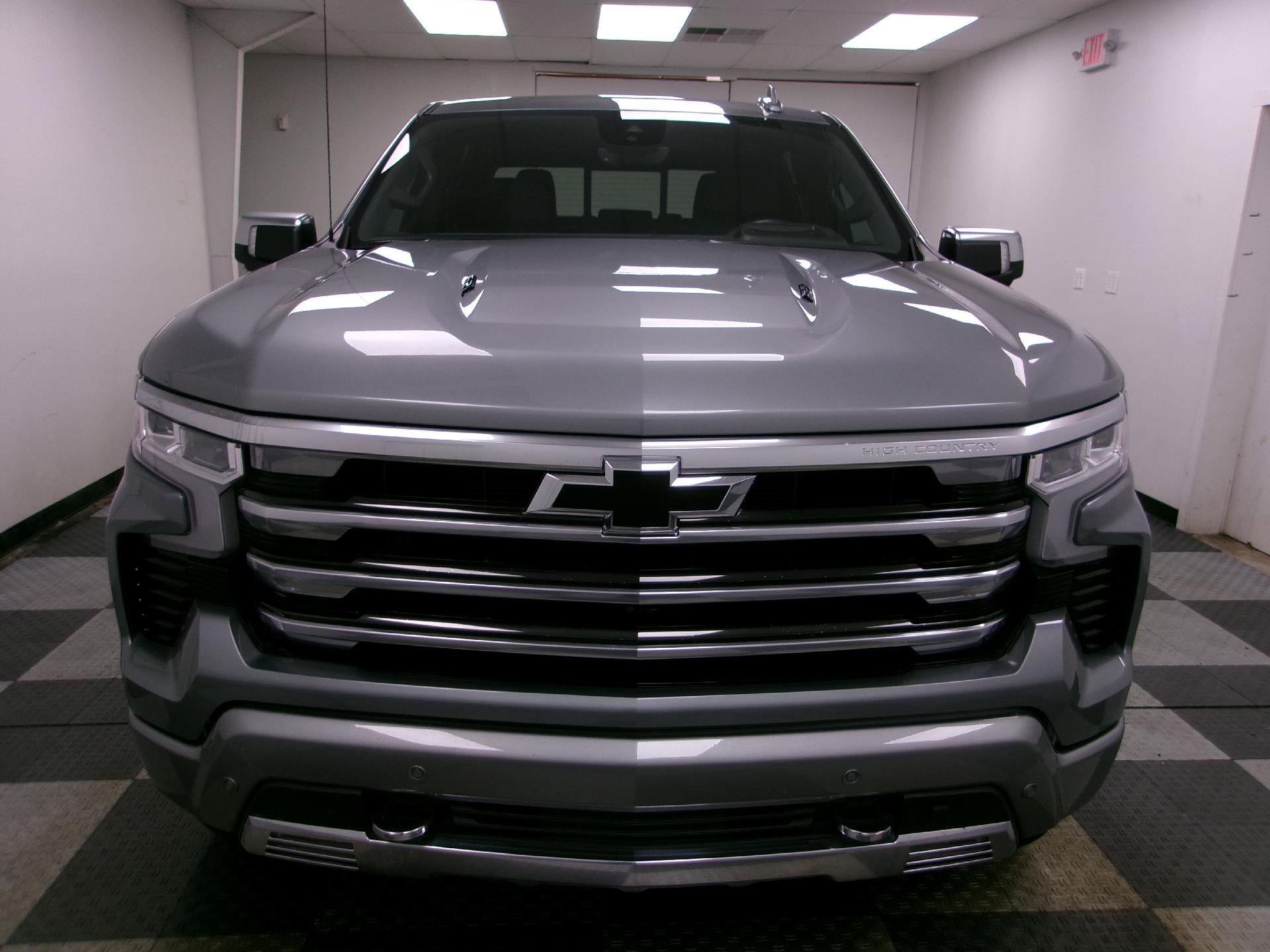 Certified 2023 Chevrolet Silverado 1500 High Country w/ Technology Package AWD/4WD image 15