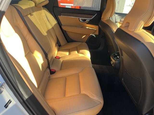 Certified 2025 Volvo V90 B6 Cross Country Ultra w/ Climate Package AWD/4WD image 15