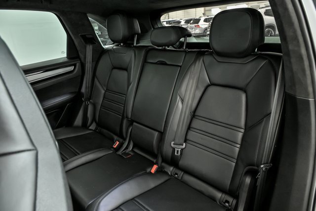 Used 2020 Porsche Cayenne Turbo image 14
