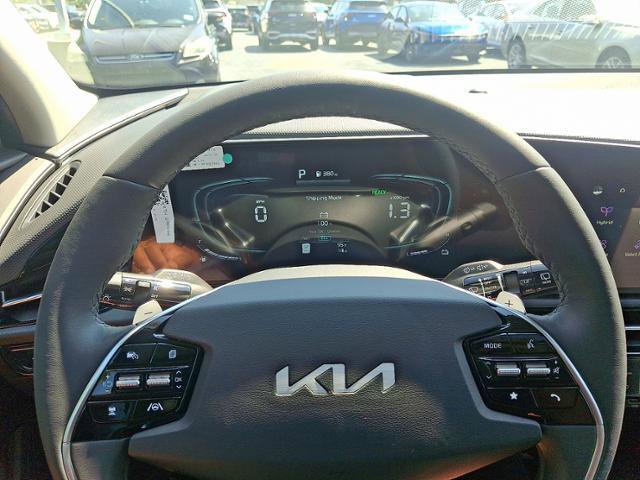 New 2025 Kia Niro SX image 9