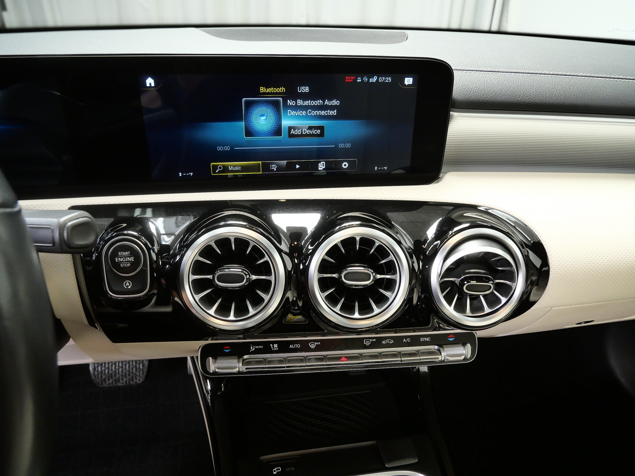 Used 2022 Mercedes-Benz CLA 250 4MATIC image 18