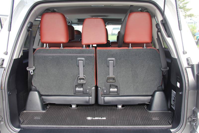 Used 2018 Lexus LX 570 4WD w/ Luxury Package image 12