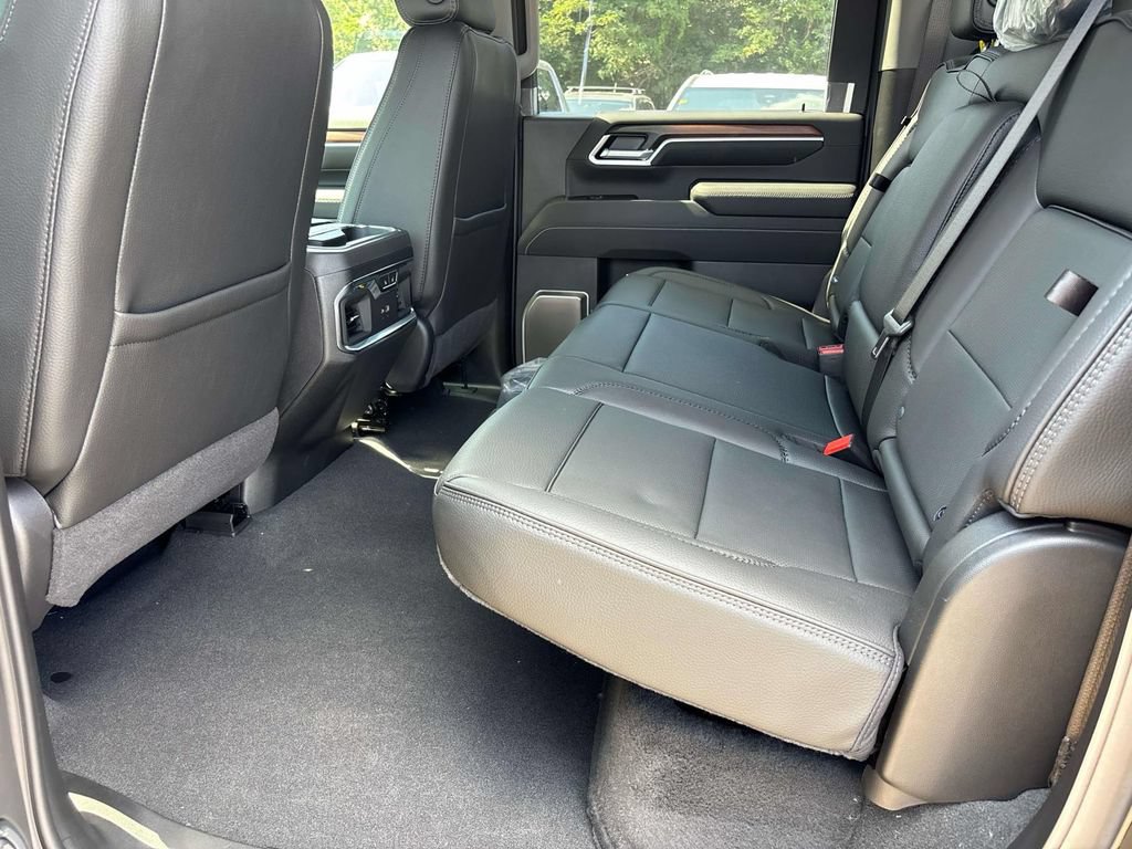 New 2026 GMC Sierra 2500 Denali w/ Denali Reserve Package AWD/4WD image 7