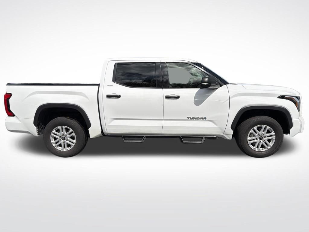 Used 2022 Toyota Tundra SR5 w/ SR5 Convenience Package image 4