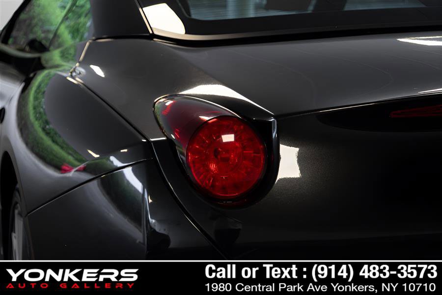 Used 2010 Ferrari California RWD image 78