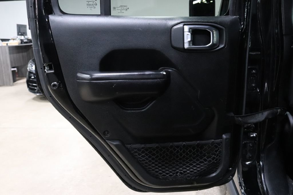 Used 2020 Jeep Gladiator Rubicon image 13