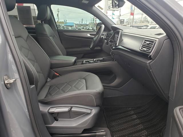 Used 2024 Volkswagen Atlas Cross Sport SE w/ Panoramic Sunroof Package image 18