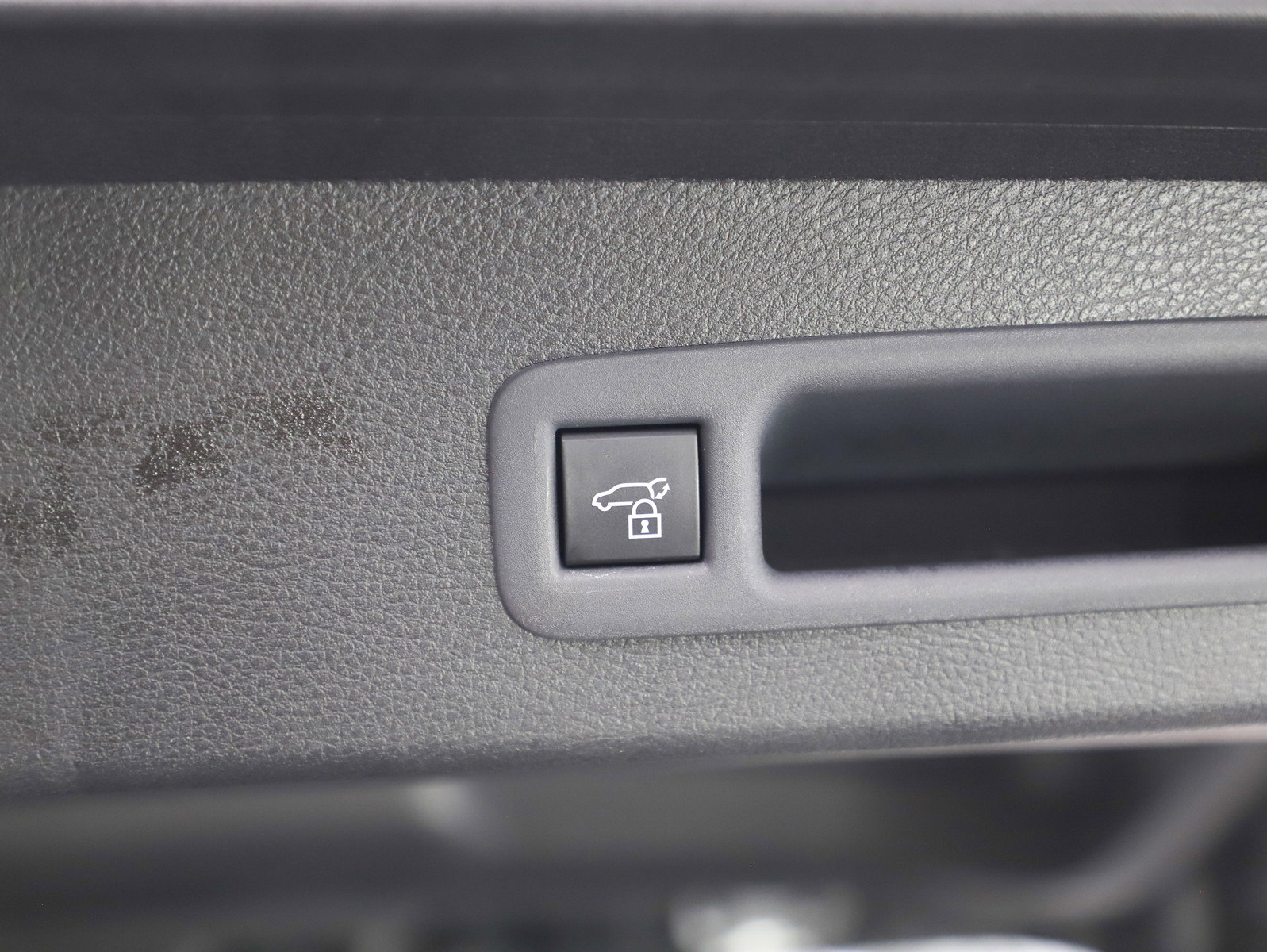 Used 2025 Toyota Sienna XLE image 19