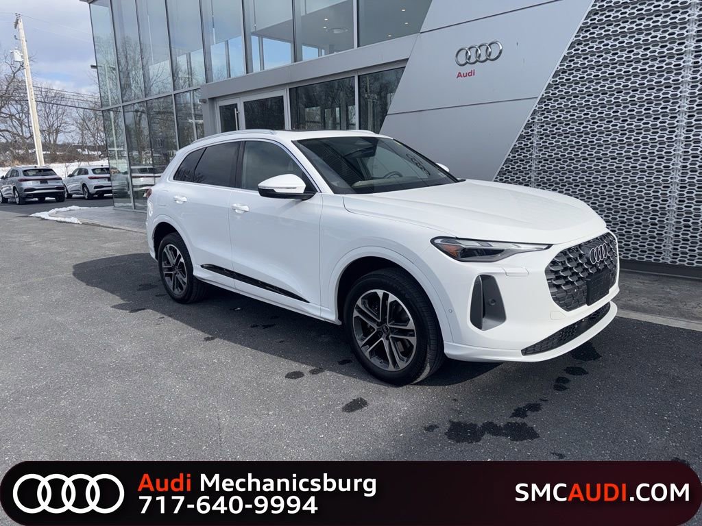 Used 2025 Audi Q5 Premium w/ Convenience Package image 1