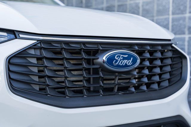 New 2026 Ford Escape SE w/ Class II Trailer Tow Package image 19