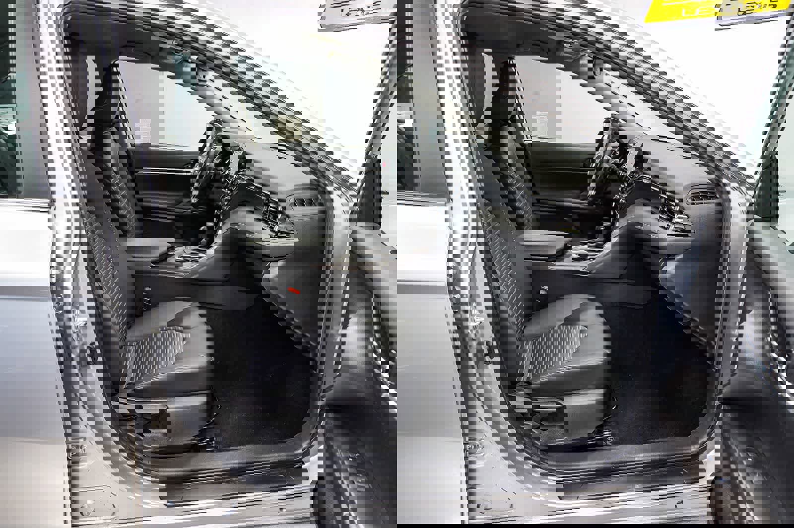 Used 2023 Toyota Camry SE w/ Convenience Package FWD image 16