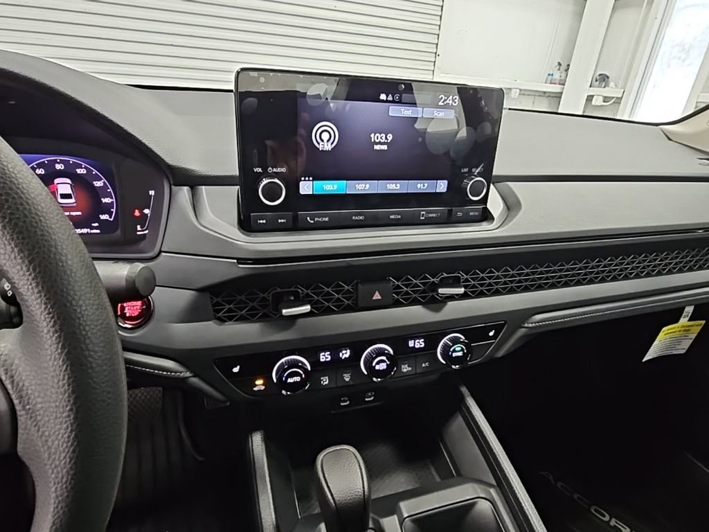 Used 2025 Honda Accord SE image 13