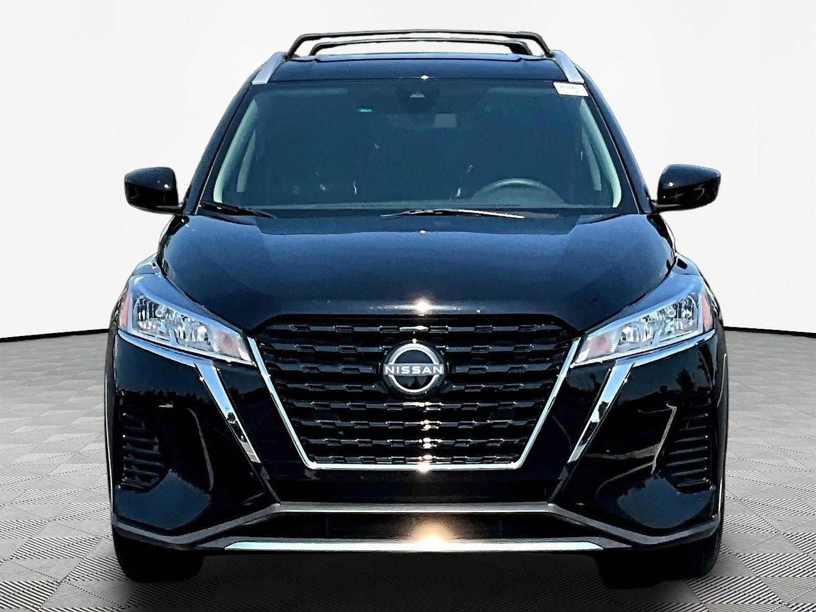 Used 2024 Nissan Kicks SV w/ Interior Electronics Package FWD image 2