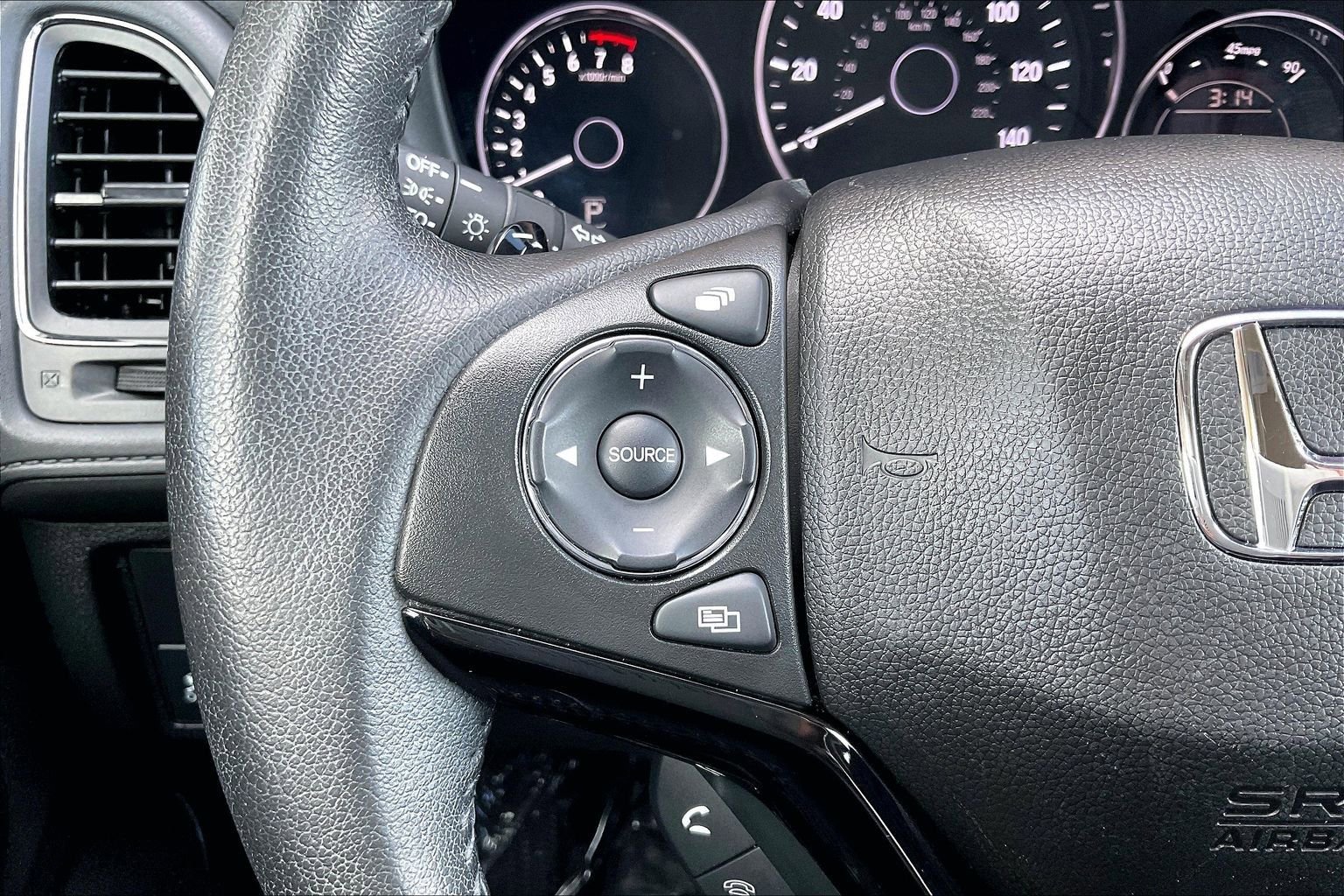 Used 2018 Honda HR-V EX-L image 10