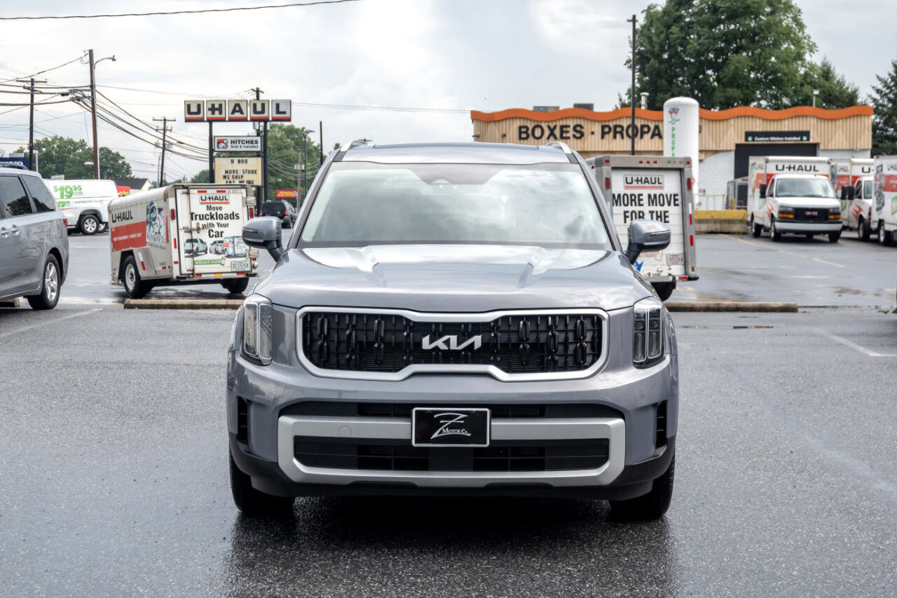 Used 2024 Kia Telluride EX w/ EX Captain's Chair Package image 5