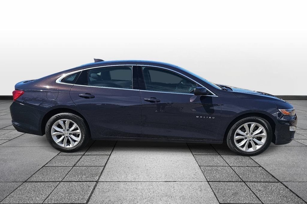 Used 2025 Chevrolet Malibu LT FWD image 4