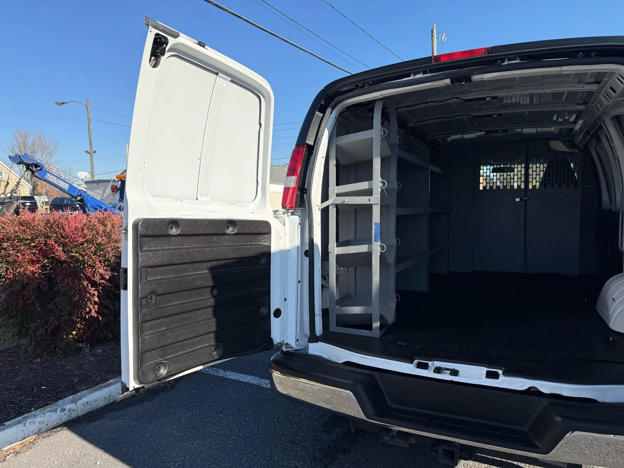 Used 2022 GMC Savana 2500 w/ Communications Package image 8