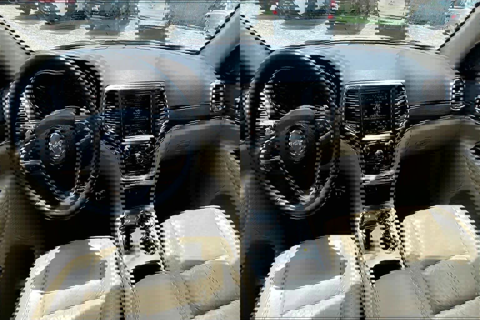 Used 2015 Jeep Grand Cherokee Limited w/ Mopar Chrome Edition Group RWD image 15